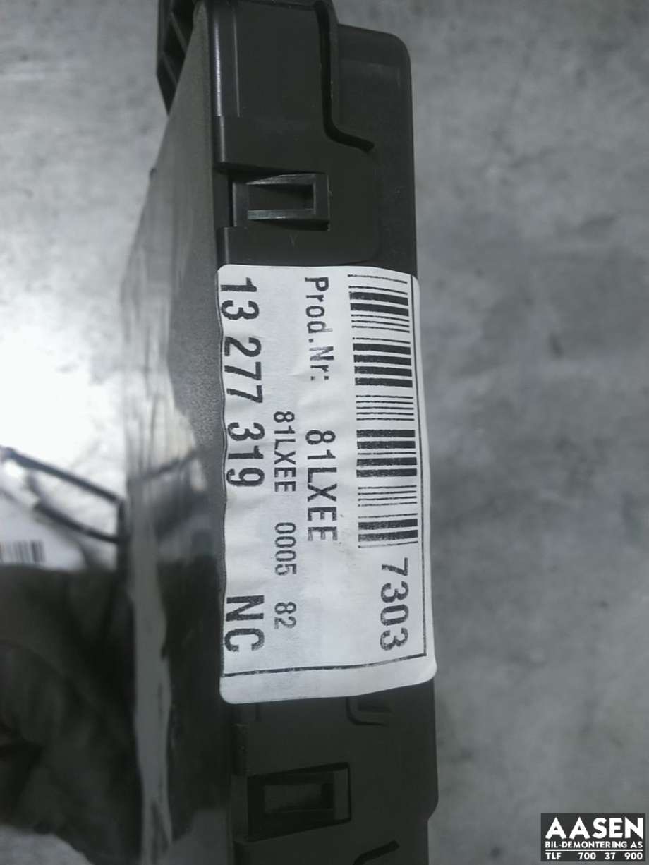 Sikringsboks bagasjerom til Opel Insignia A 2009-2014  (13277319|)