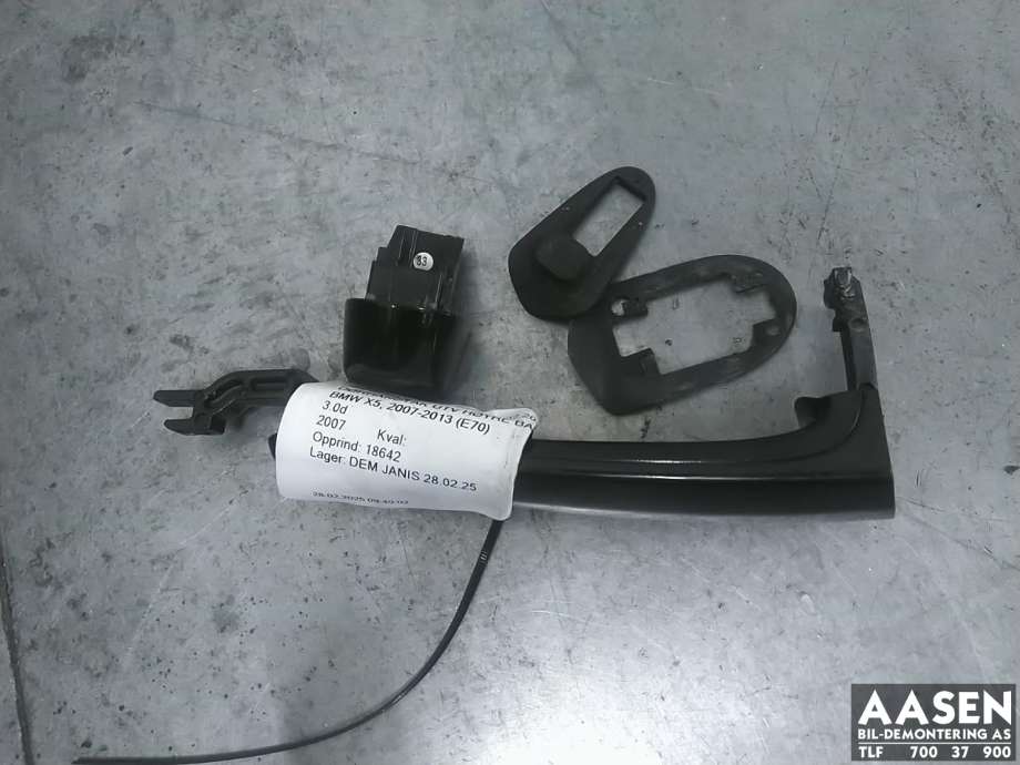 Dørhåndtak utv høyre bak til BMW X5, 2007-2013 (E70) (E70) (51 21 7 207 540)