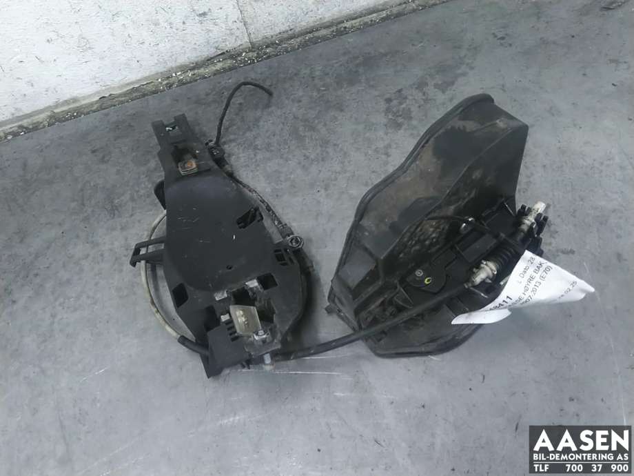 Låsekasse høyre bak til BMW X5, 2007-2013 (E70) (E70) (51 22 7 202 148)