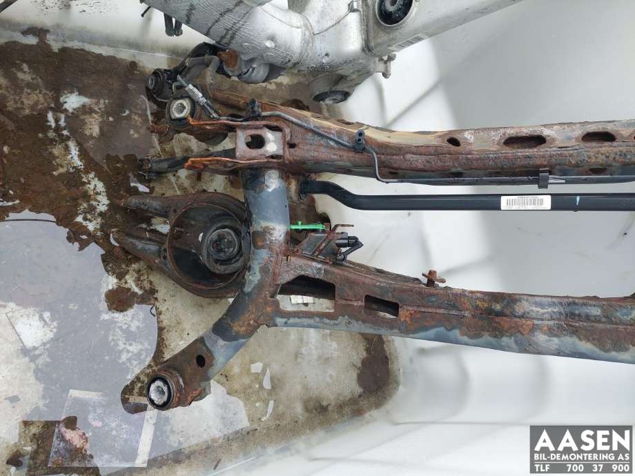 Travers bak til VW Passat 2015-2019 (Fase 1) (B8) (B8) (3Q0 505 235 T|3Q0 505 235 AA|)