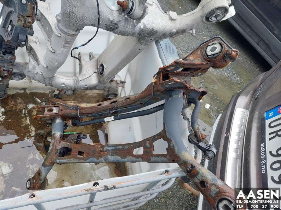 Travers bak til VW Passat 2015-2019 (Fase 1) (B8) (B8) (3Q0 505 235 T|3Q0 505 235 AA|)