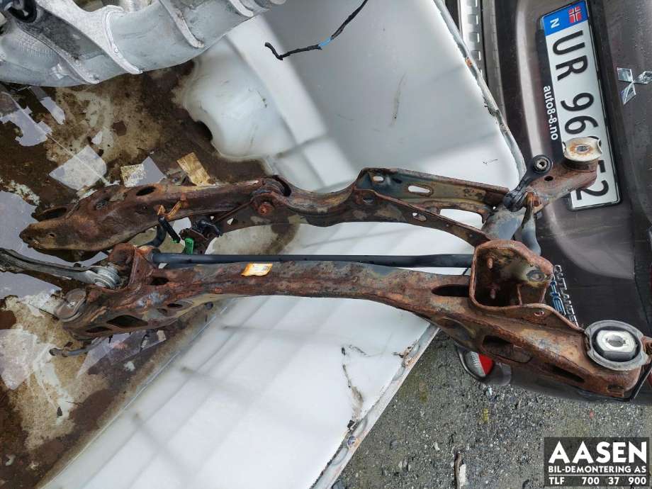 Travers bak til VW Passat 2015-2019 (Fase 1) (B8) (B8) (3Q0 505 235 T|3Q0 505 235 AA|)