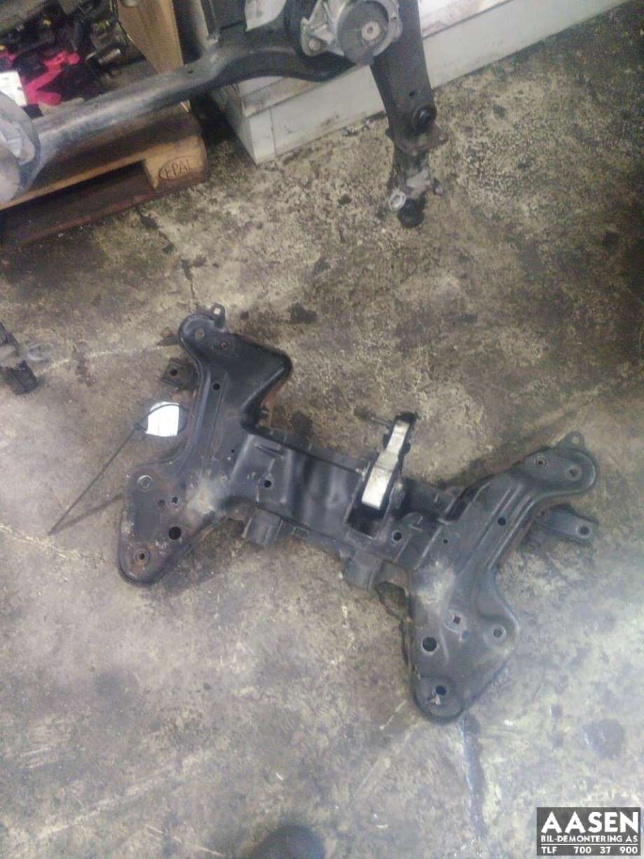 Travers foran hoved til Peugeot 208 2012-2019 (Type I) (98 042 081 80|98 080 117 80|)
