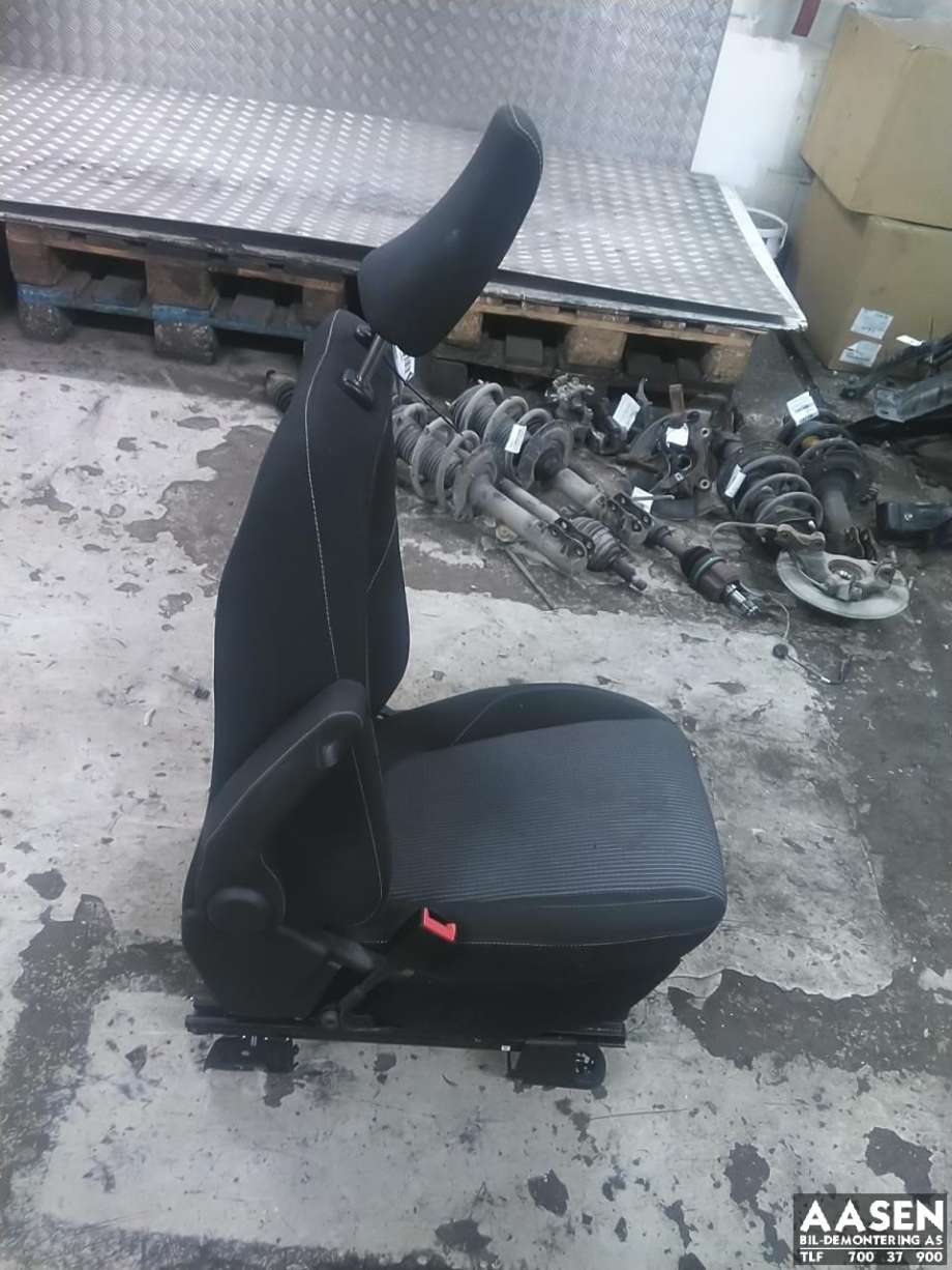 Sete foran venstre til Ford Transit Courier 2024-->> (Type II) (N/F|)