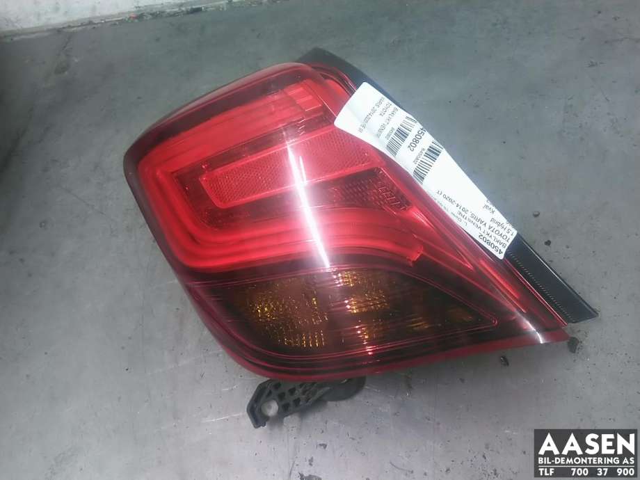 Baklykt venstre til Toyota Yaris 2014-2020 (Type III, Fase 2) (815610D610|)