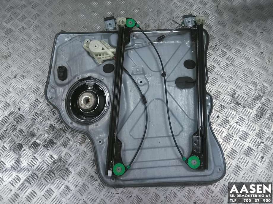 Ruteheis venstre foran til VW Transporter / Caravelle 2009-2015 (Fase 2) (T5) (T5) (7E0 837 753 D|7E0 837 753 E|)