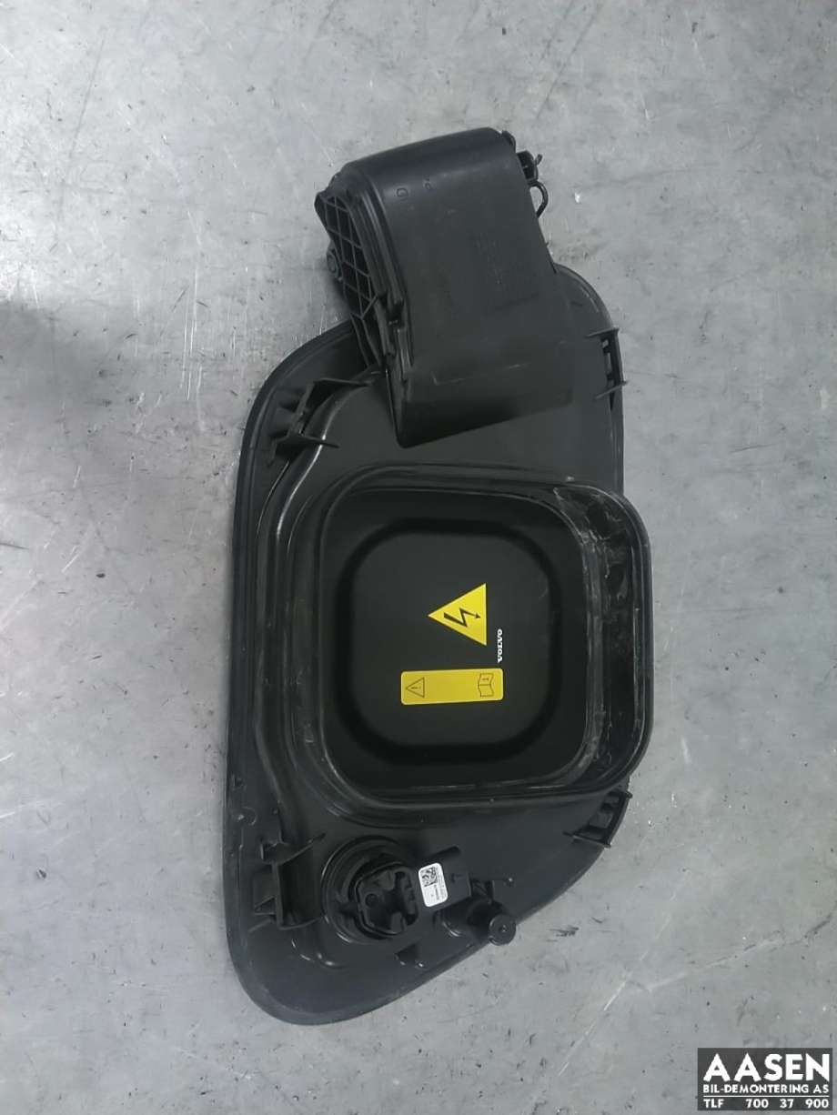 Ladeluke karosseri elbil til Volvo XC40 2018-2024  (32357683|32227327|)