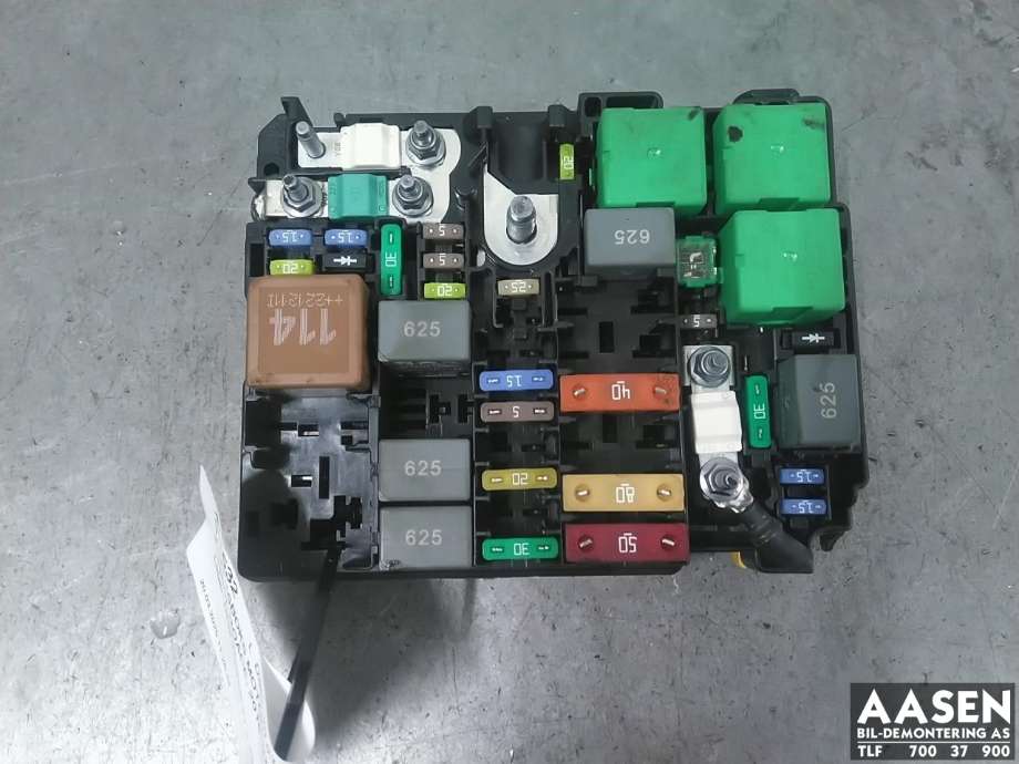 Sikringsboks motorrom til Toyota Proace, 2016-->> (Type II)  (98 048 481 80)