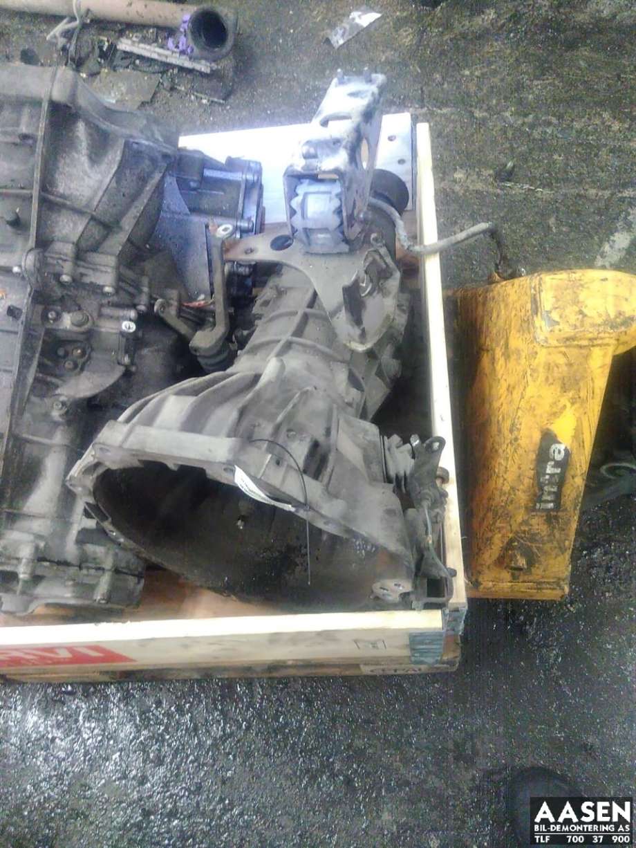 Girkasse manuell 6-trinn til Toyota Dyna 250, 1975-->> (3303025230)