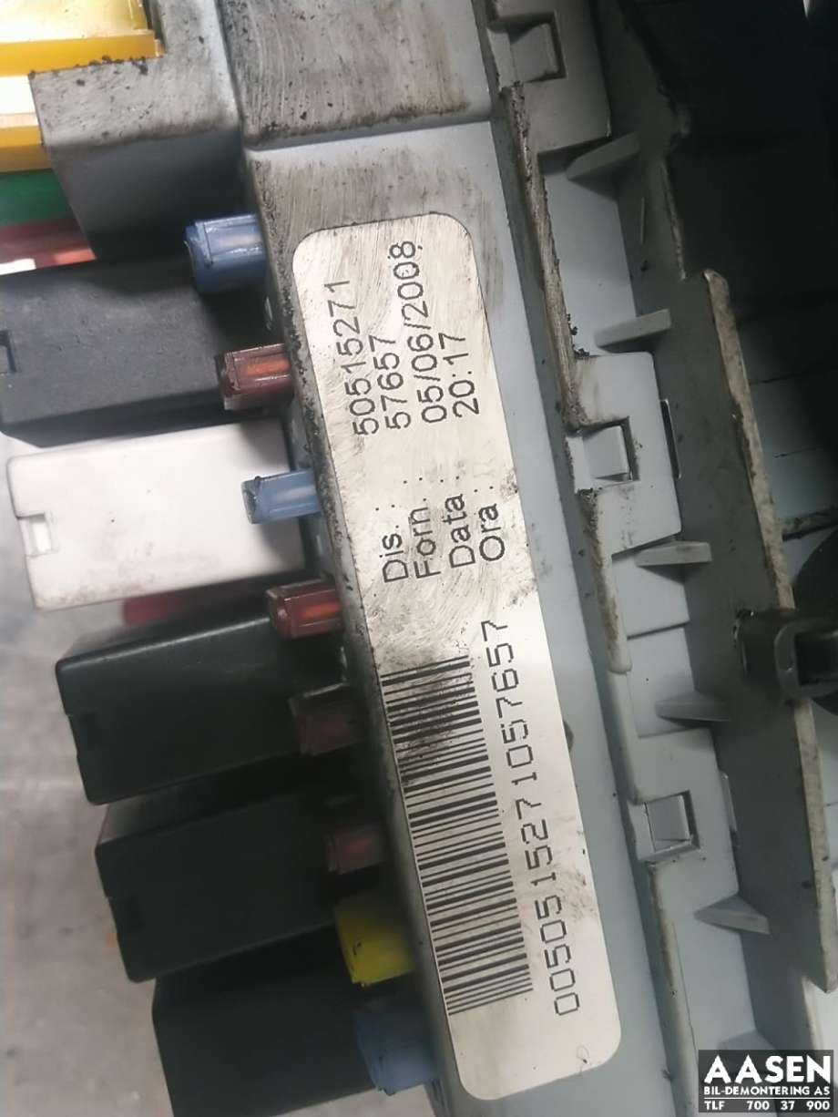 Sikringsboks motorrom til Alfa Romeo 159 2005-2011  