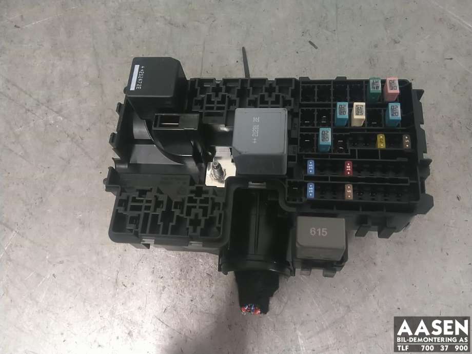 Sikringsboks bagasjerom til Volvo V60 / V60 CC, 2018-->> (Type II)  (31384034)