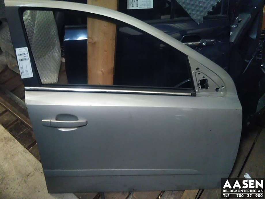 Dør høyre foran til Opel Astra H 2004-2009 (93187974|)