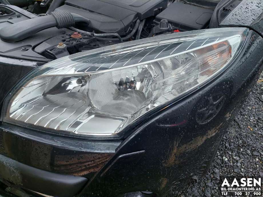 Frontlykt venstre halogen til Renault Megane, 2009-2016 Type III