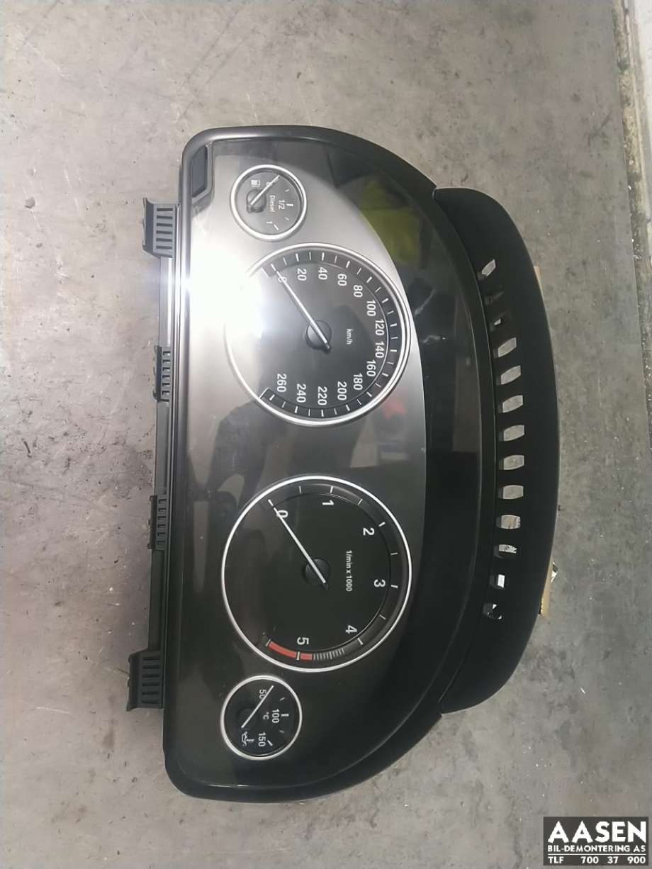 Instrumentpanel til BMW 5-Serie 2010-2017 (F10/F11) (F10/F11) (62 10 9 358 981|62 10 9 358 983|)