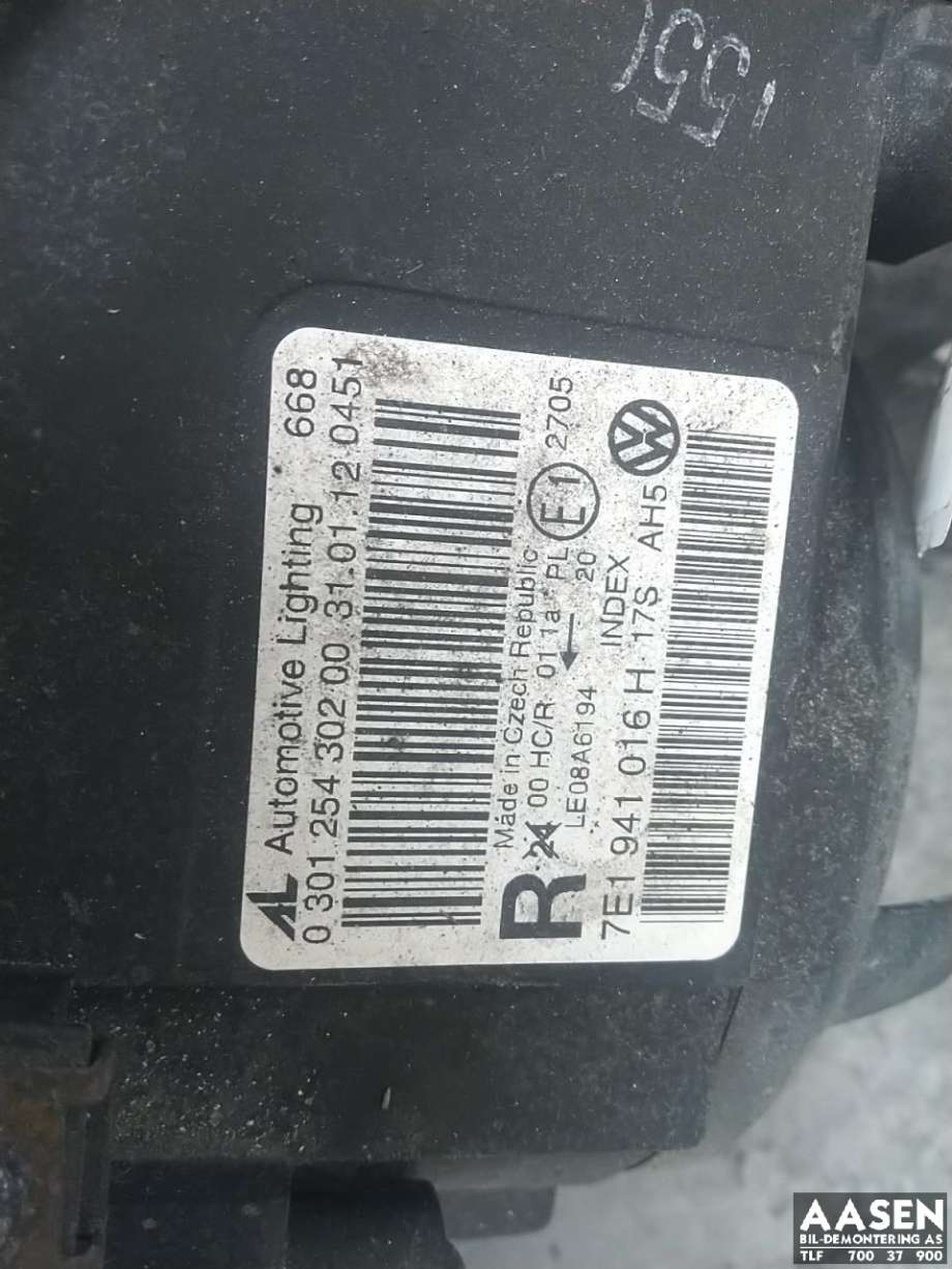 Frontlykt høyre halogen til VW Transporter / Caravelle 2009-2015 (Fase 2) (T5) (T5) (7E1 941 016 R|)