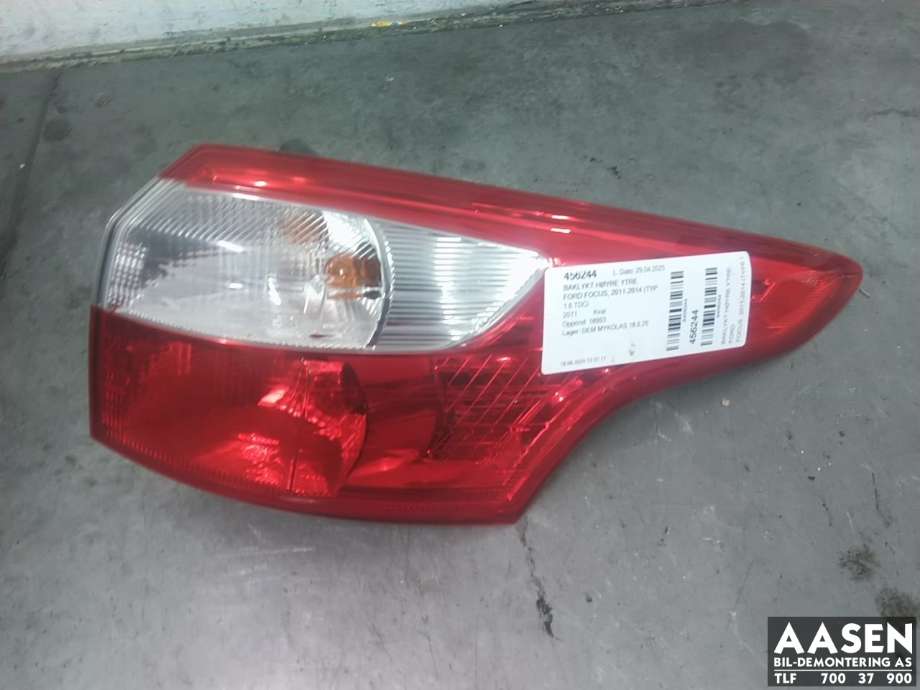 Baklykt høyre ytre til Ford Focus, 2011-2014 (Type III, Fase 1)  (1785512)