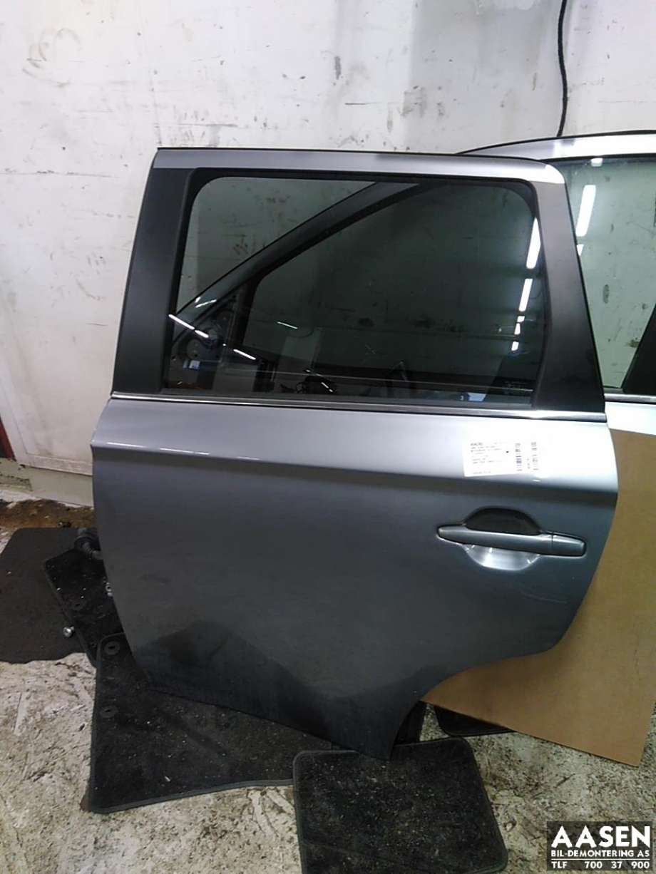 Dør venstre bak til Mitsubishi Outlander, 2012-2015 (Type III, Fase 1)  (5730B389)