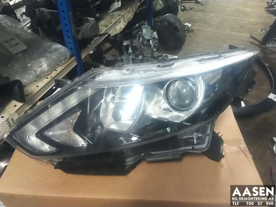 Frontlykt venstre halogen til Nissan Qashqai, 2014-2021 (Type II) (260604EH0A)