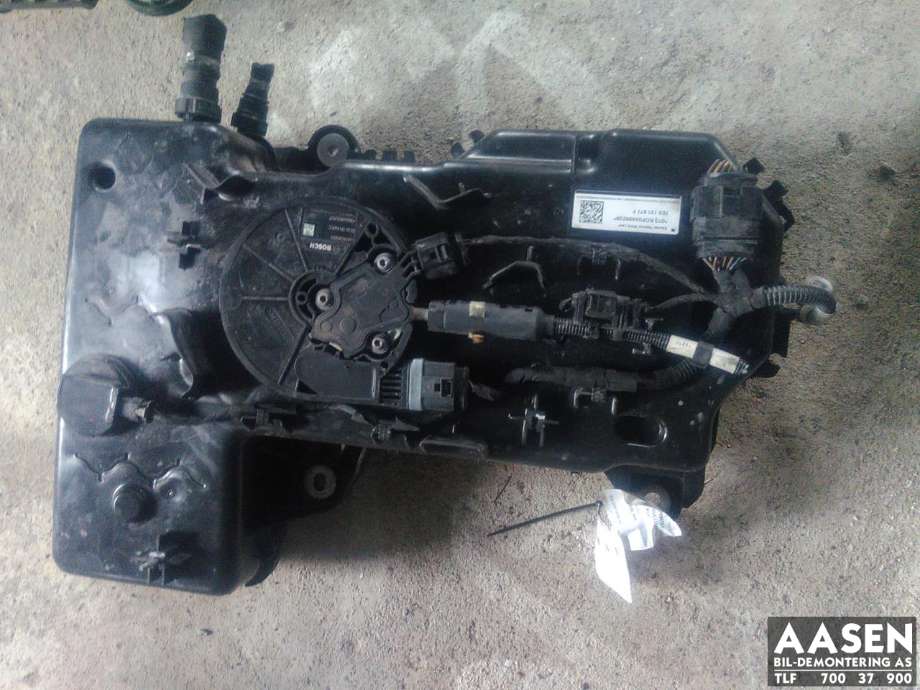 AdBlue tank til VW Transporter / Caravelle 2015-2019 (T6) (T6) (7E0 131 877 H|)