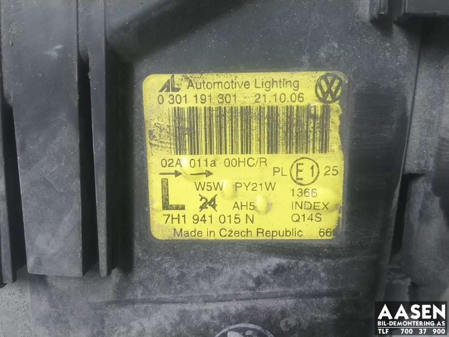 Frontlykt venstre halogen til VW Transporter / Caravelle 2003-2009 (Fase 1) (T5) (T5) (7H1 941 017 N|)