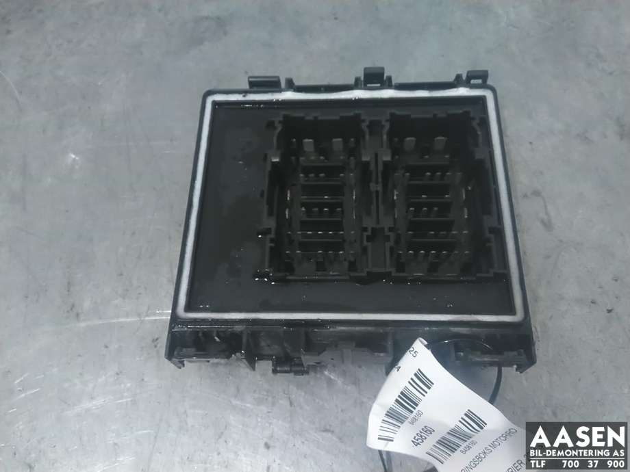Sikringsboks motorrom til Ford Transit Courier, 2024-->> (Type II)  (2728647)