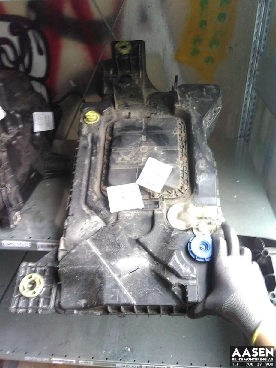 AdBlue tank til Peugeot 5008 2017-->> (Type II)  (98 256 455 80|16 826 207 80|16 826 162 80)