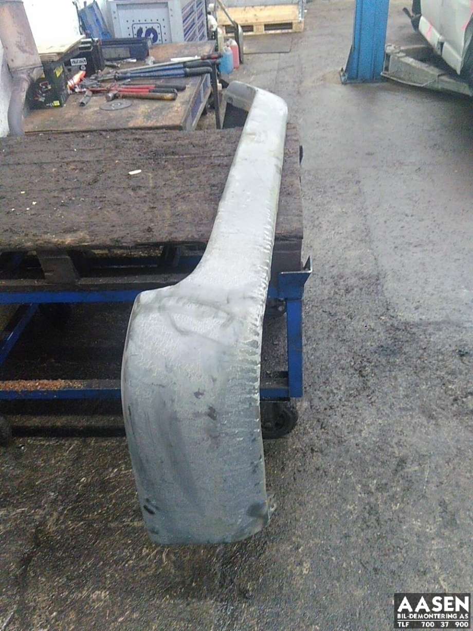 Støtfanger bak til Toyota Hiace 1996-2001 (Fase 1)  (5215926070|)