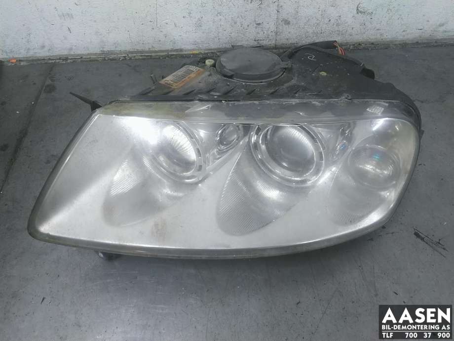 Frontlykt venstre xenon til VW Touareg, 2003-2007 (Type I, Fase 1)  (7L6 941 017 BG)