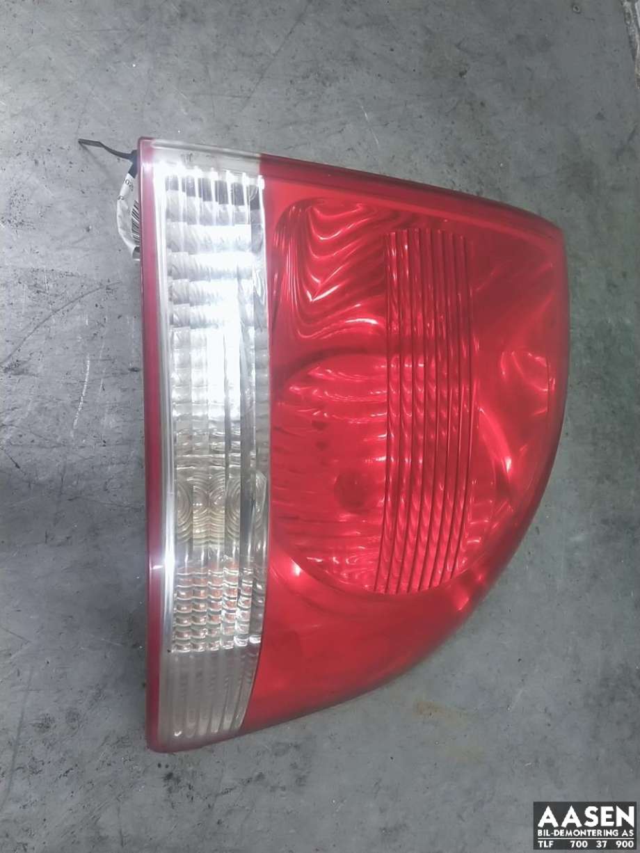 Baklykt høyre ytre til VW Touareg, 2003-2007 (Type I, Fase 1)  (7L6 945 096 P)