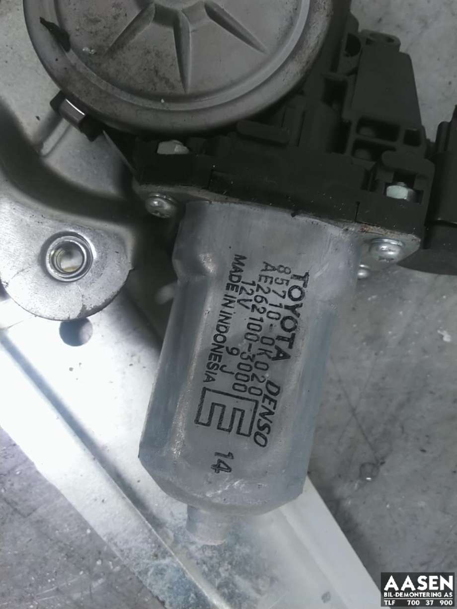 Ruteheis venstre bak til Toyota Hilux 2006-2011  (698400K040|698400K041|)