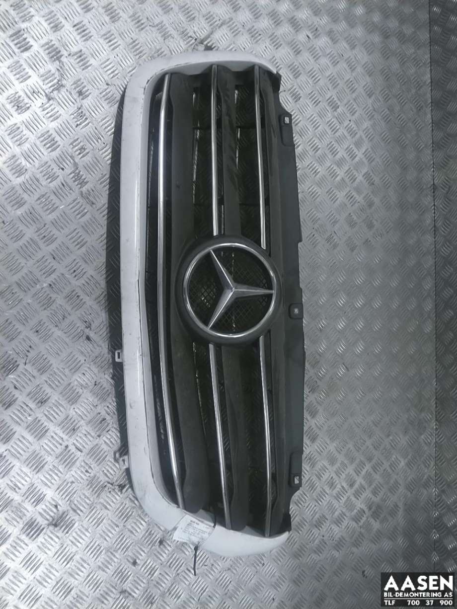 Grill til Mercedes Sprinter, 2018-->> (907/910) (907/910) (A 910 885 27 00)