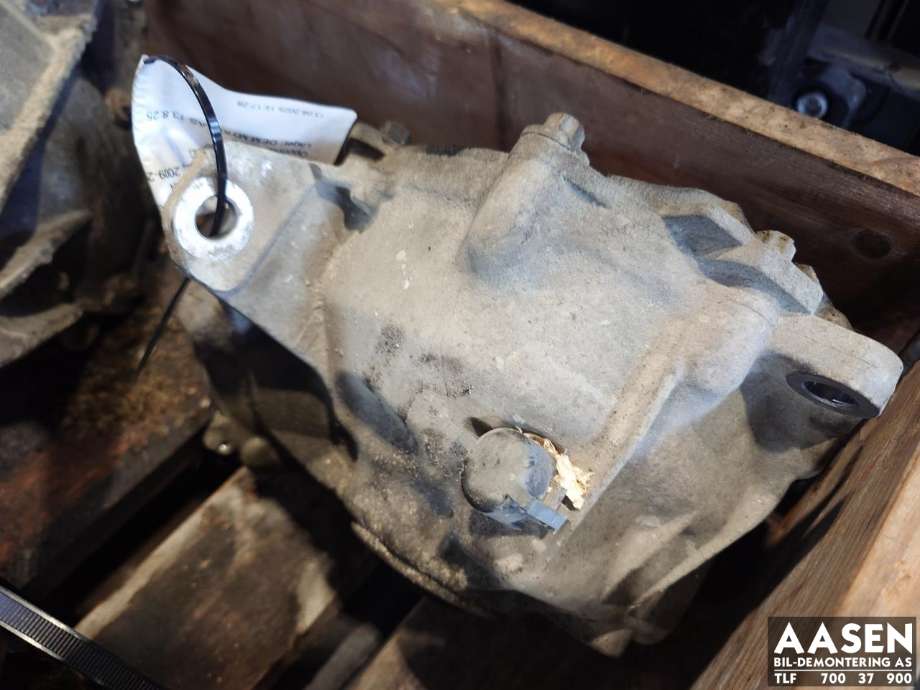 Kardang klokke foran til Mercedes E-Klasse 2009-2013 (Fase 1) (W212) (W212) (A 221 330 13 02|A 221 330 76 00|A 221 330 86 00)