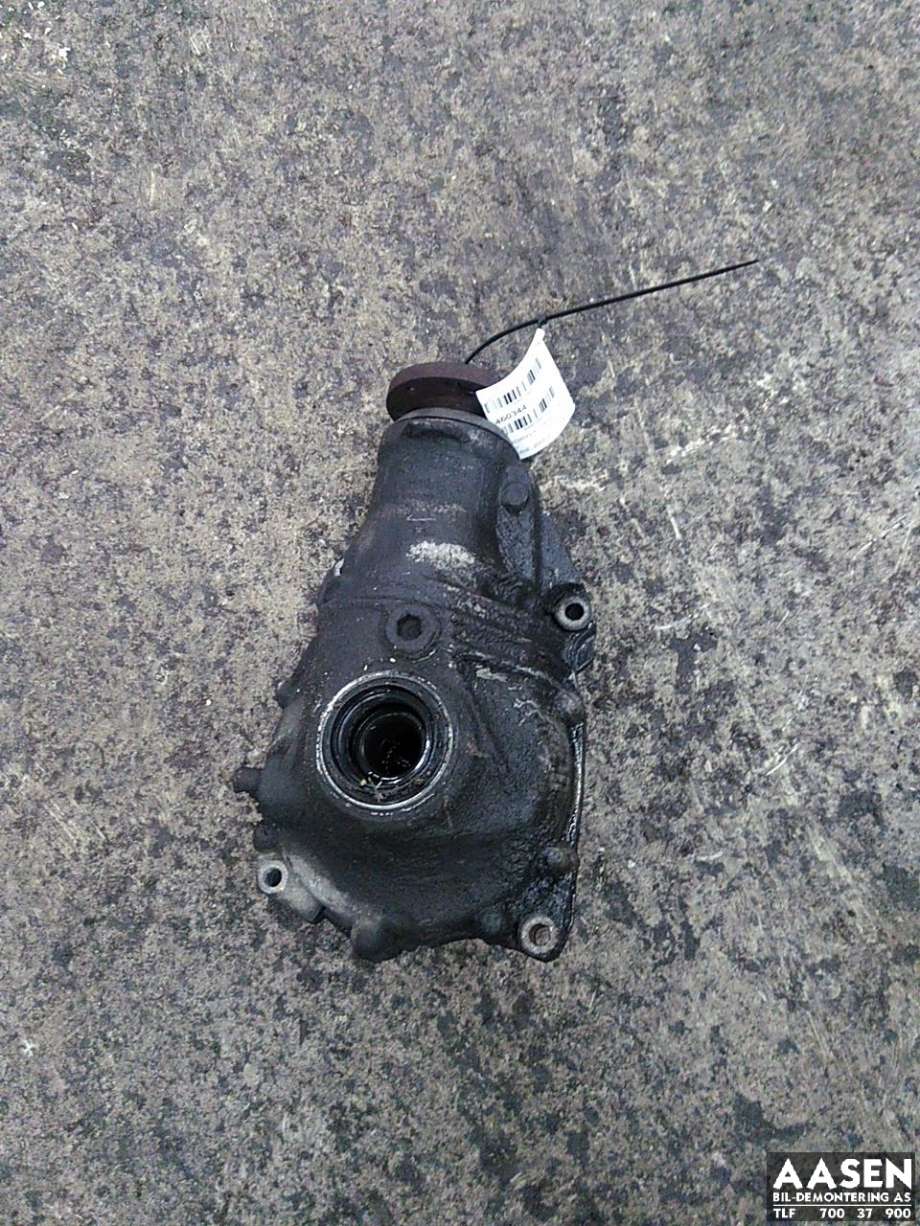 Kardang klokke foran til BMW 3-Serie, 2005-2011 (E90/E91/E92/E93) (E90/E91/E92/E93) (31 50 7 555 877)