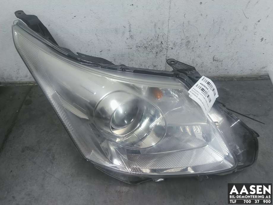 Frontlykt høyre xenon til Toyota Avensis 2009-2015 (Type III, Fase 1) (8114005331|8114005332|)