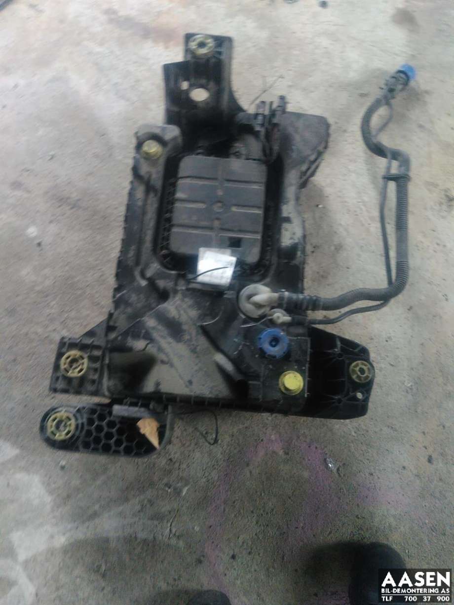 AdBlue tank til Peugeot 3008 2016-->> (Type II)  (98 256 455 80|16 826 207 80|16 826 162 80)