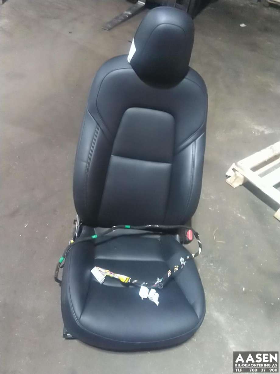 Sete foran høyre til Tesla Model 3, 2018-2023 (Fase 1) (7654325-01-C)
