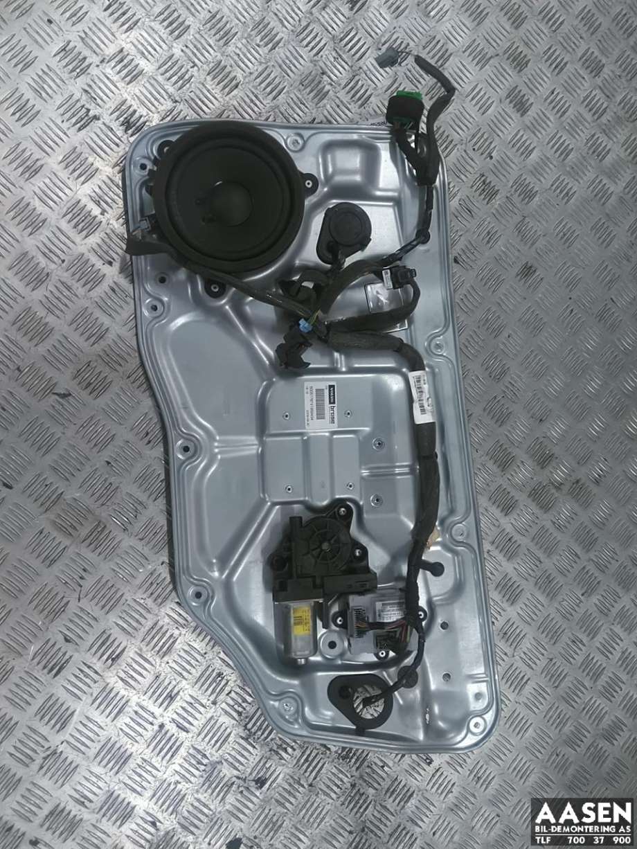 Ruteheis høyre foran til Volvo XC70 2008-2013 (Type II, Fase 1) (30784510|30699646|)