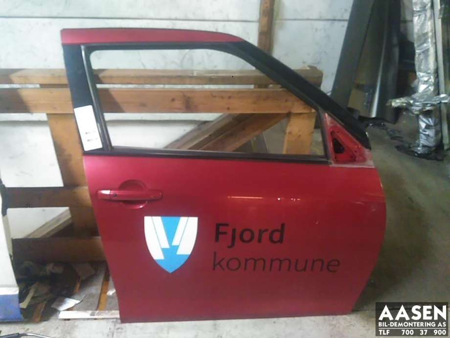 Dør høyre foran til Suzuki Swift 2011-2017 (68001-71L00|)