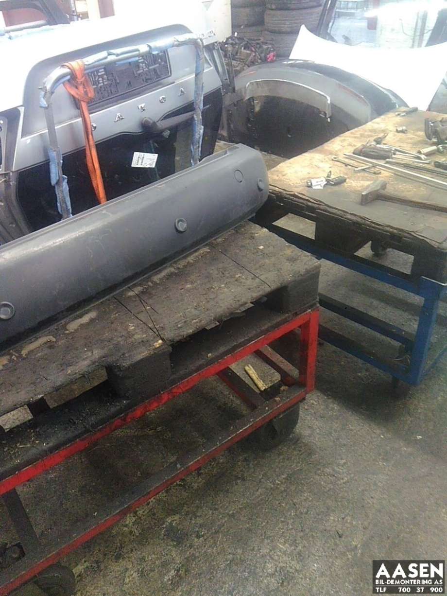 Støtfanger bak til VW Caddy 2010-2015 (Type III, Fase 2)  (2K0 807 417 AN|)