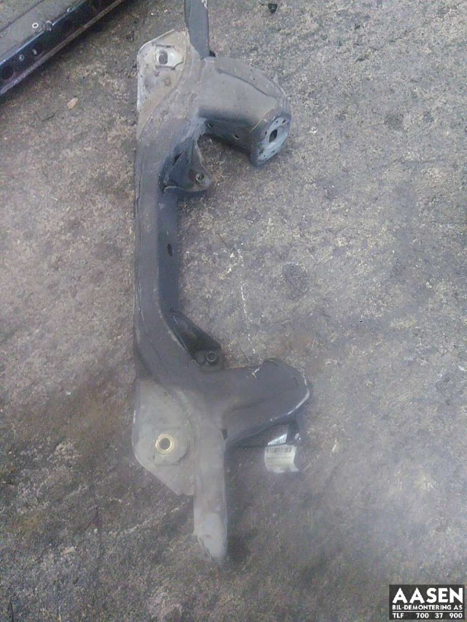 Travers foran hoved til Toyota Hiace, 1996-2001 (Fase 1)  (51201-26100)
