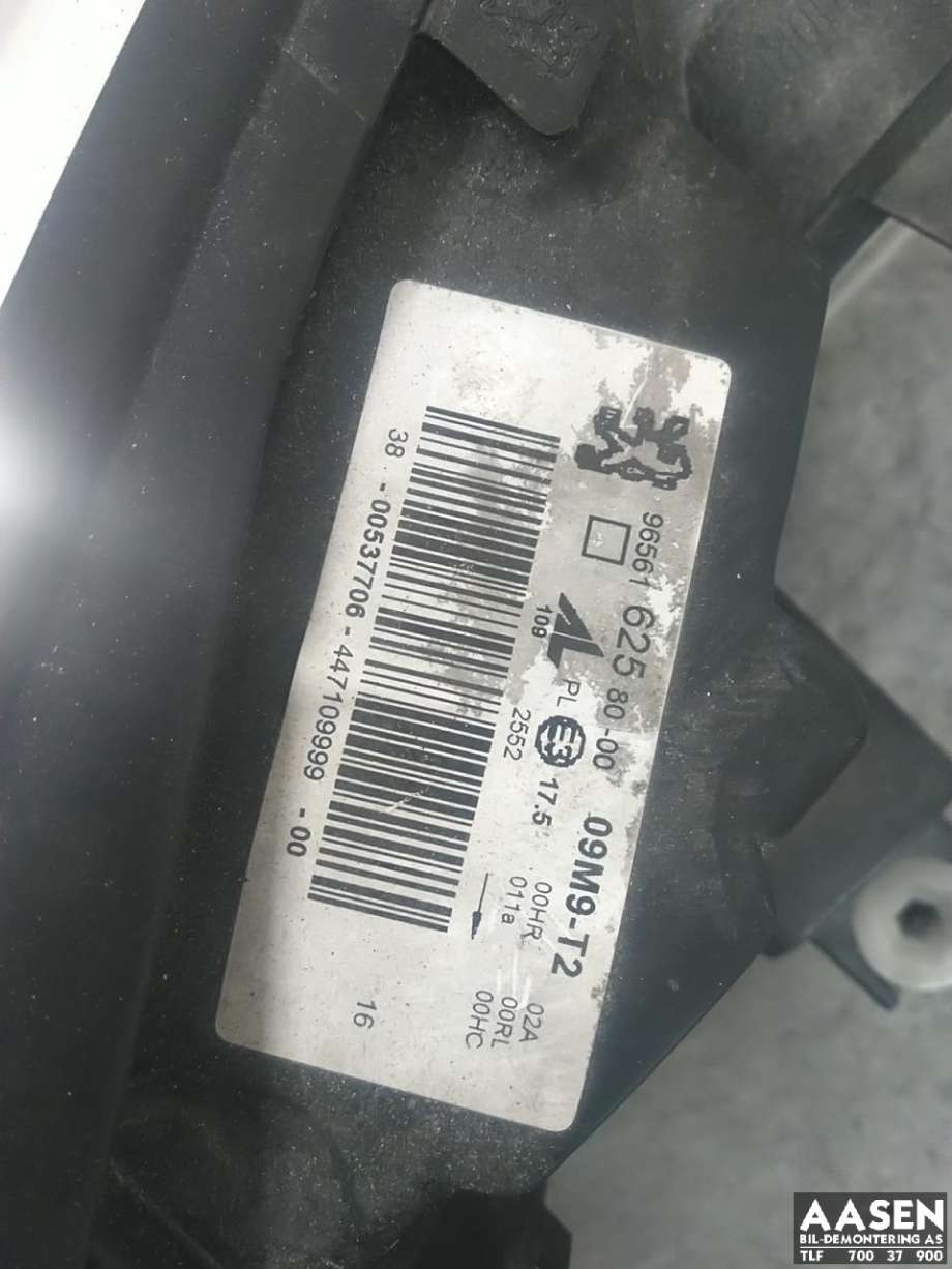 Frontlykt venstre halogen til Peugeot 308 2007-2011 (Type I, Fase 1)  (AL|6208 F5|16 276 824 80|)