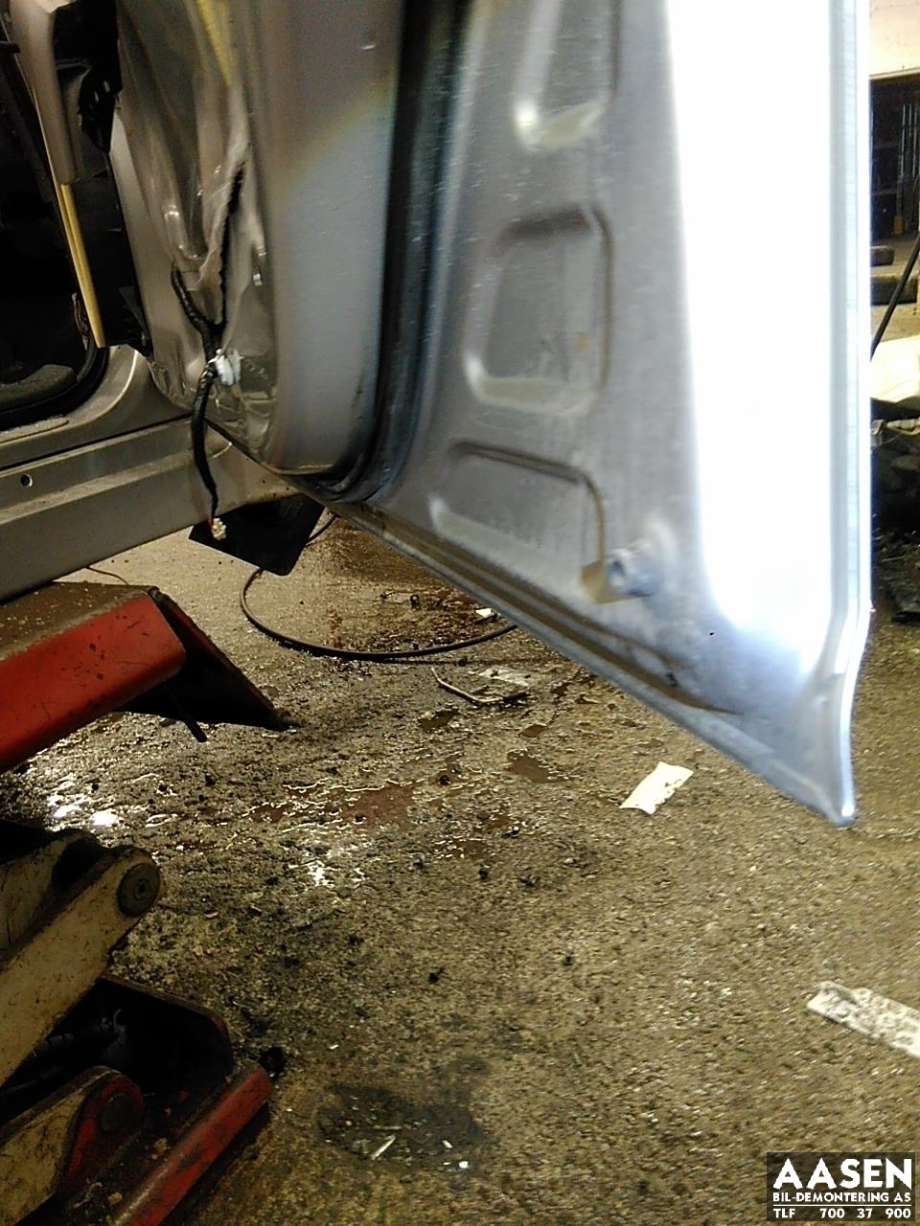 Dør høyre foran til Toyota Prius 2009-2016 (Type III) (COMBI) (COMBI) (6700147070|6700147071|)