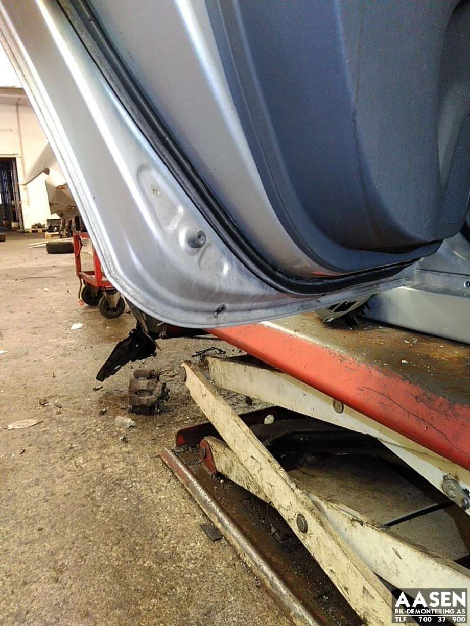 Dør venstre bak til Toyota Prius 2009-2016 (Type III) (COMBI) (COMBI) (6700447080|)