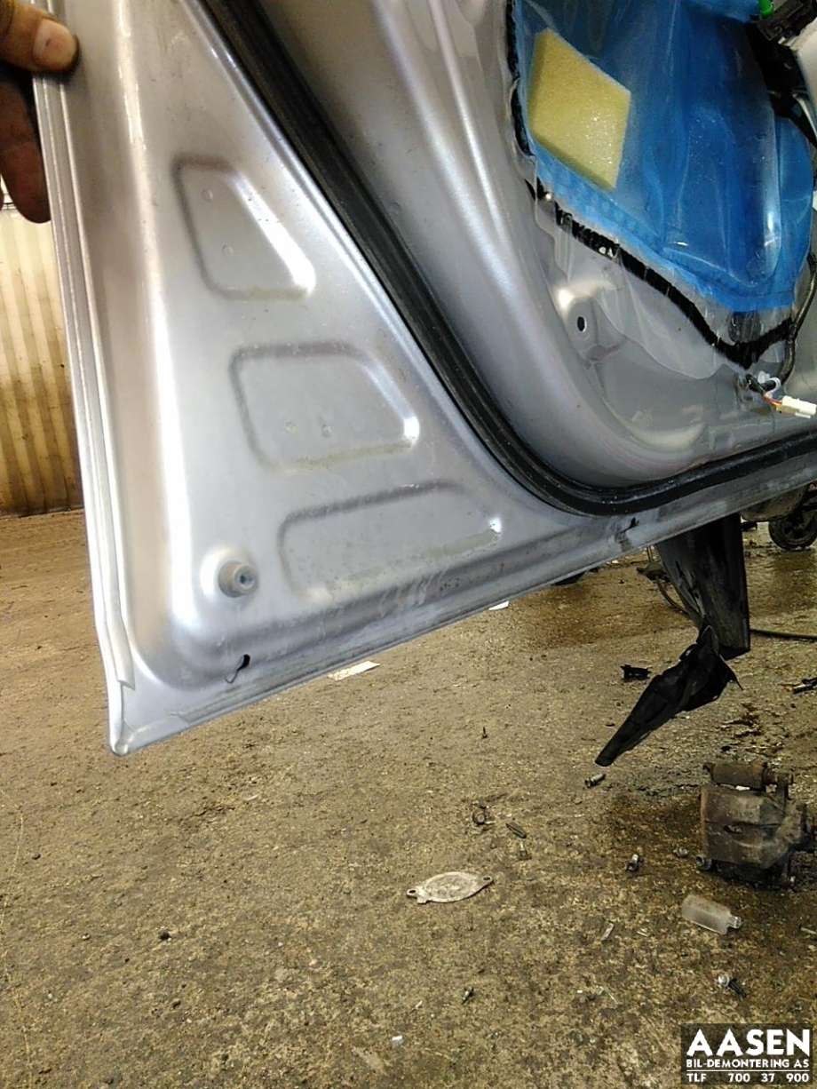 Dør venstre foran til Toyota Prius 2009-2016 (Type III) (COMBI) (COMBI) (6700247070|6700247071|)