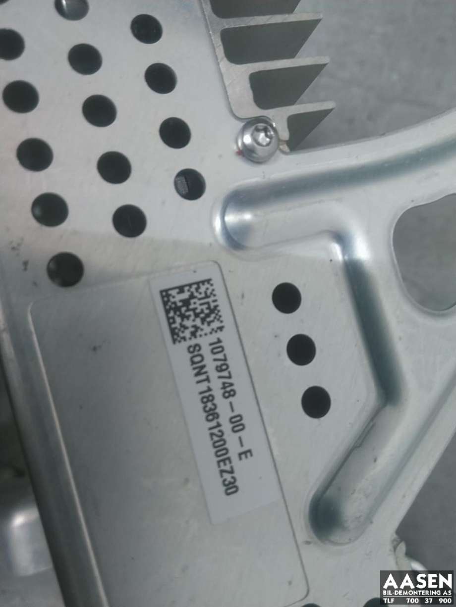 Bilstereo forsterker til Tesla Model 3 2018-2023 (Fase 1)  (1079748-00-E|)
