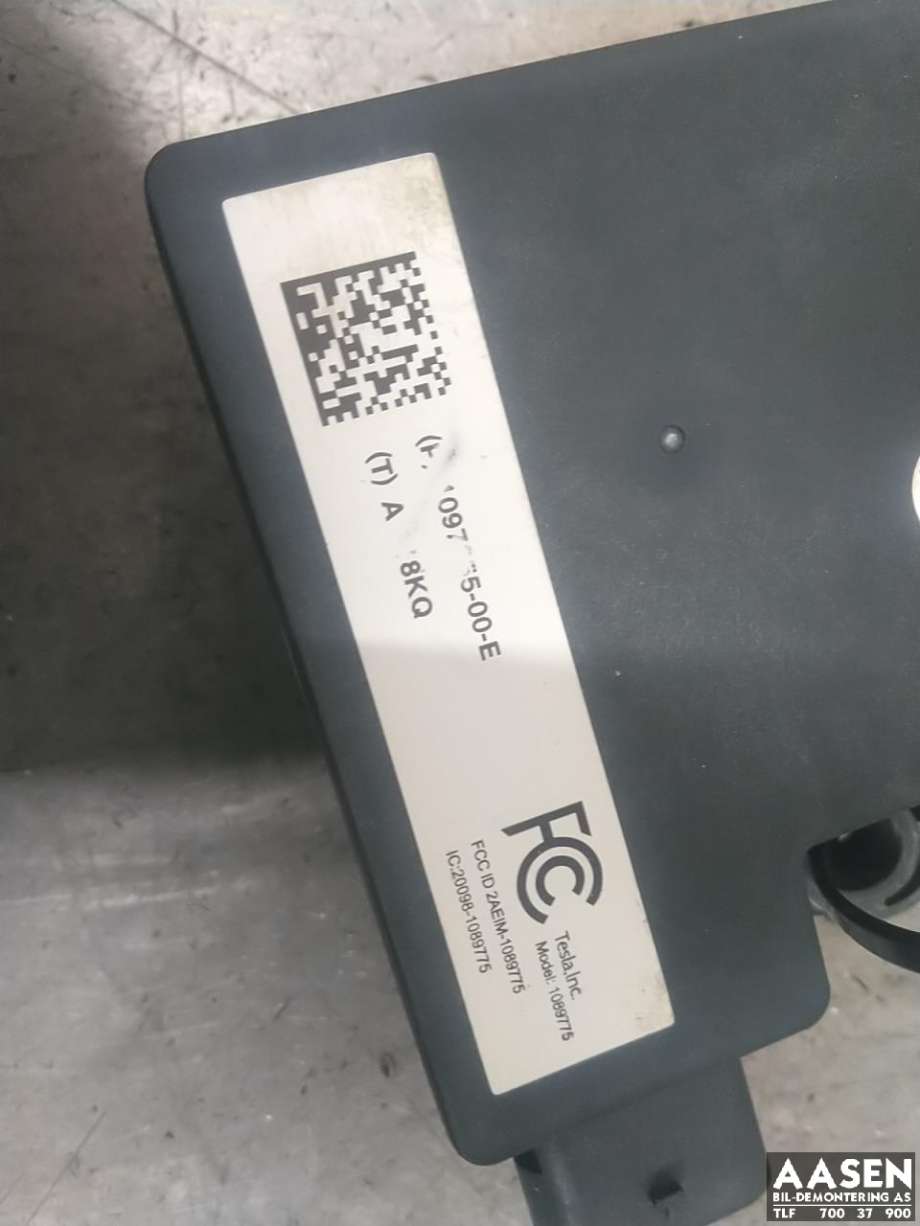 Styreenhet diverse til Tesla Model 3 2018-2023 (Fase 1)  (1097855-99-E|1097855-00-E|)