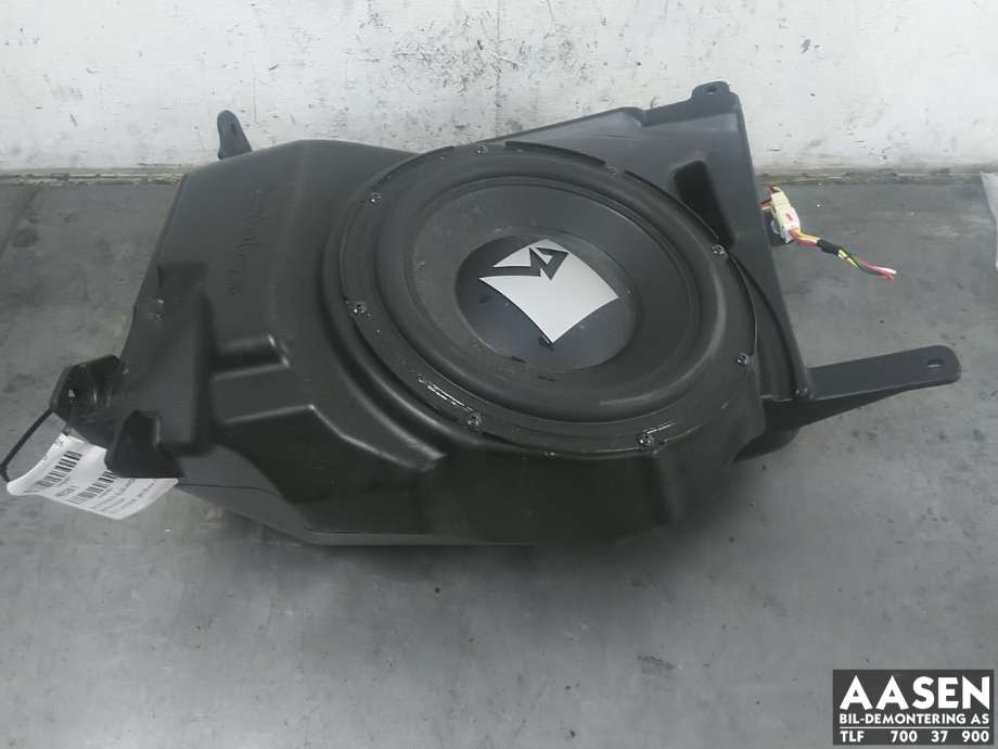 Bilstereo sub-woofer til Mitsubishi Outlander 2015-->> (Type III, Fase 2) (8720A141|)