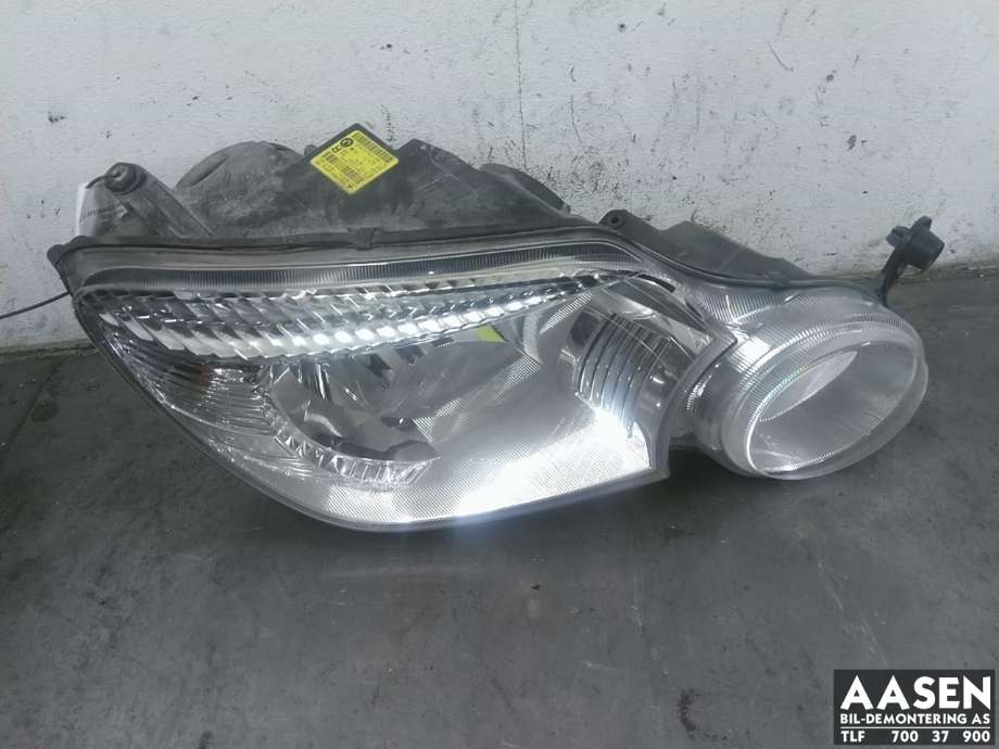 Frontlykt høyre halogen til Škoda Yeti, 2009-2013 (Fase 1)  (5L1 941 018 A)