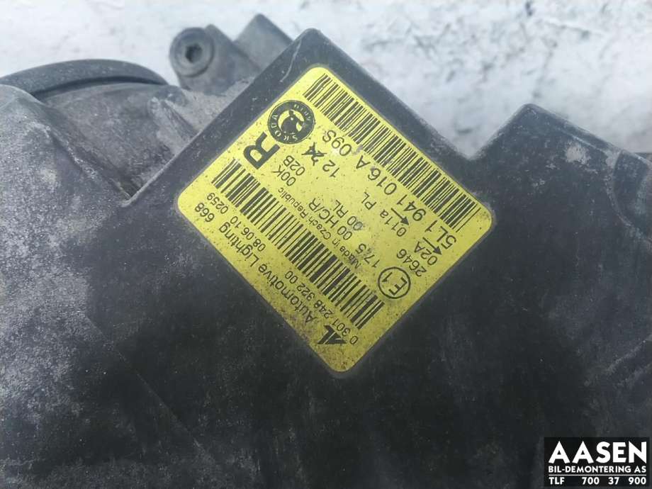 Frontlykt høyre halogen til Škoda Yeti 2009-2013 (Fase 1)  (5L1 941 018 A|)