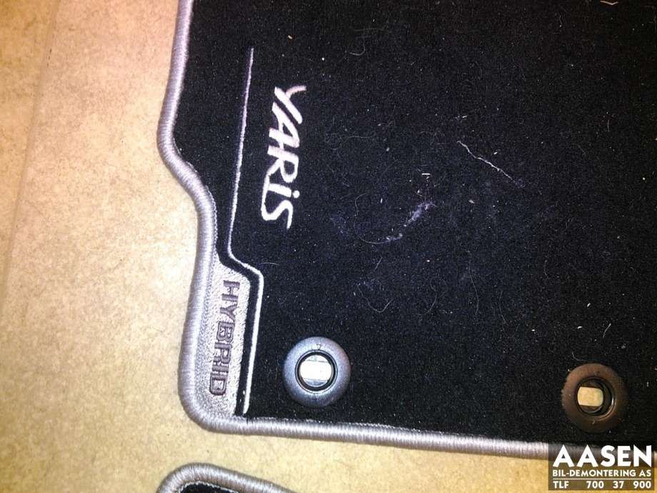 Gulvmatte sett til Toyota Yaris 2014-2020 (Type III, Fase 2)  